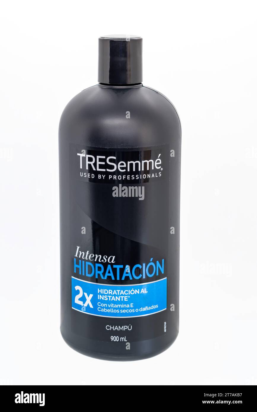 Huelva, Spain - October, 17, 2023: TRESemmé Intense Hydration Shampoo and Conditioner, with vitamin E, restores all its vitality and softness to the h Stock Photo