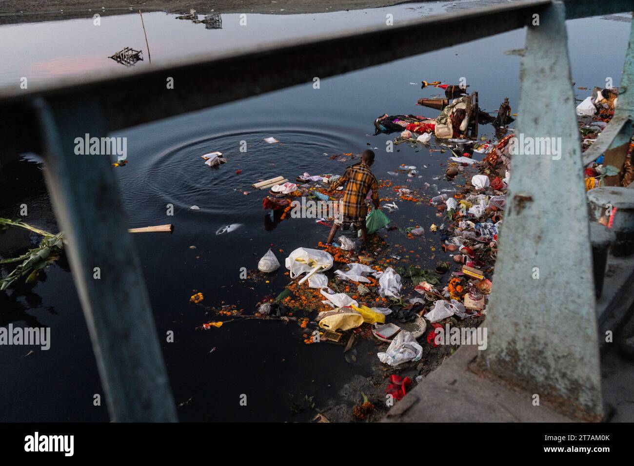 Brahmaputra river pollution hi-res stock photography and images - Alamy