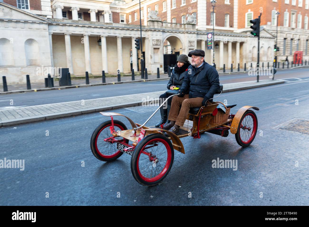 Orient buckboard car hi-res stock photography and images - Alamy