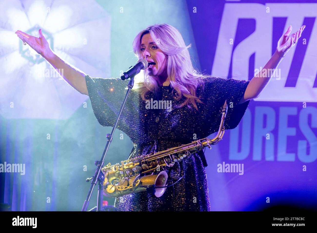 Auftritt der niederländischen Saxophonistin Candy Dulfer mit dem