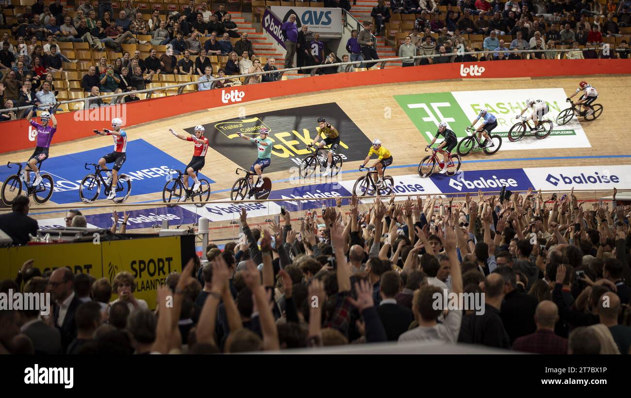 https://c8.alamy.com/comp/2T7BX1P/gent-belgium-15th-nov-2023-illustration-picture-taken-during-the-first-day-of-the-zesdaagse-vlaanderen-gent-six-day-indoor-track-cycling-event-at-the-indoor-cycling-arena-t-kuipke-tuesday-14-november-2023-in-gent-belga-photo-david-pintens-credit-belga-news-agencyalamy-live-news-2T7BX1P.jpg