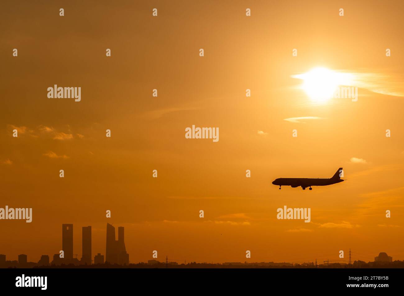 Madrid, Spain. 14th Nov, 2023. The silhouette of a commercial airplane