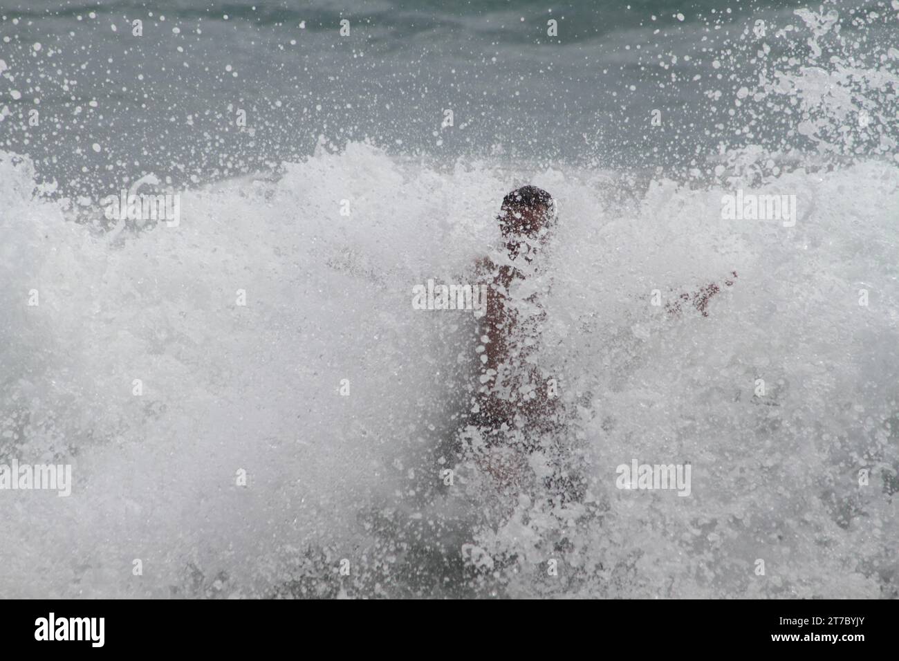 7th, january, 2017; Maceio, Alagoas, Brasil. The strong and dangerous waves characteristic of Brazil's beaches. Stock Photo