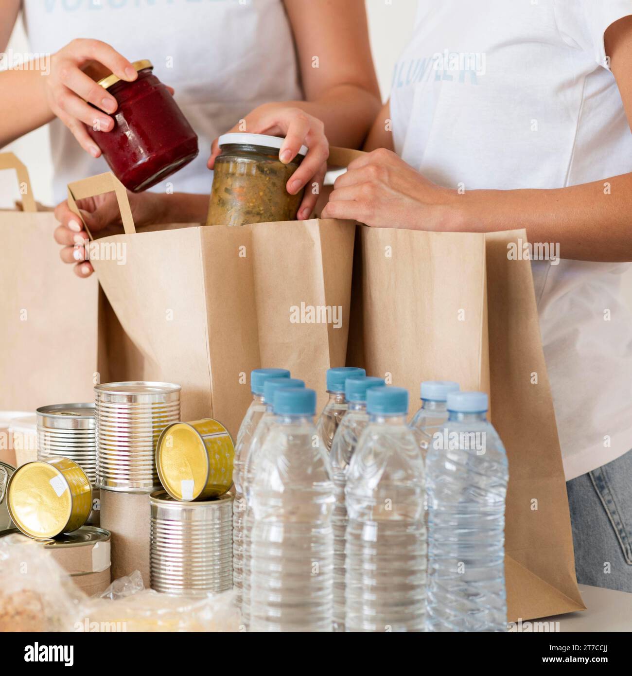 Bags of food aid hi-res stock photography and images - Alamy