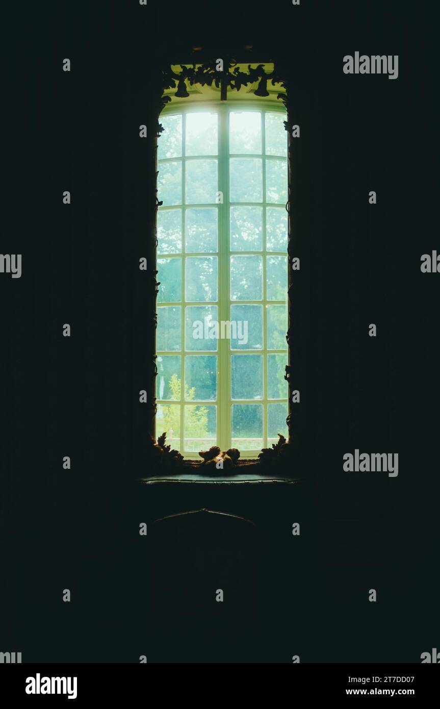 Rococo window frame hi-res stock photography and images - Alamy