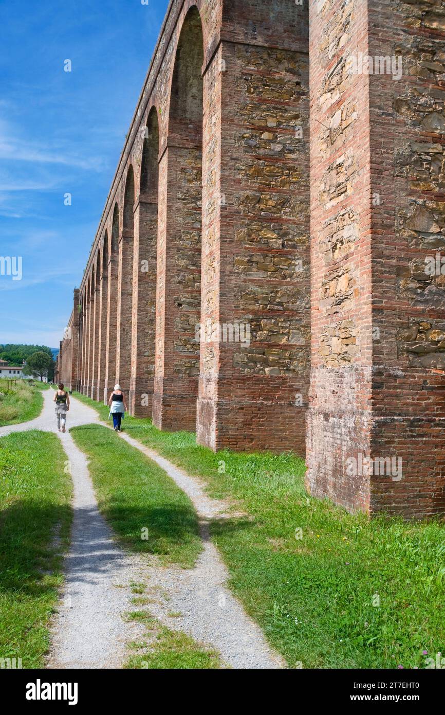 acquedotto nottolini, lucca, toscana, italia Stock Photo Alamy