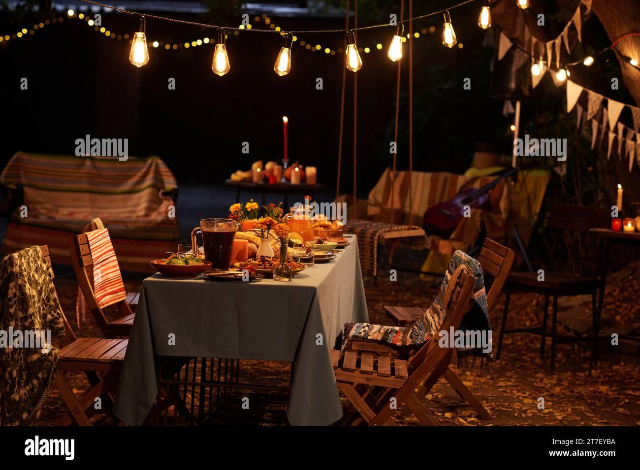 Table of drinks party hi-res stock photography and images - Alamy
