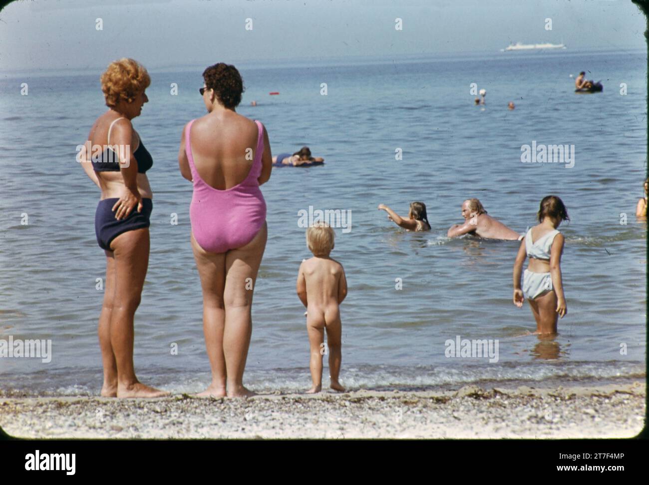 Urlauber Italien, 20230101, Aufnahme ca. 1965, Ferien am Meer, Strandleben *** Vacationers, Italy. , . photo ca 1965, vacation at the sea, beach life Credit: Imago/Alamy Live News Stock Photo