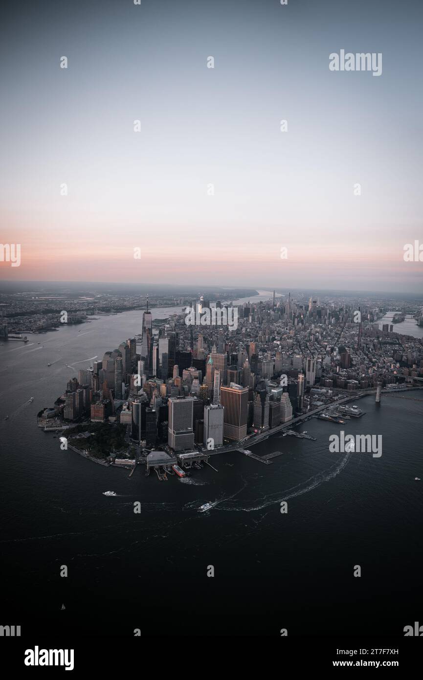 Bustling urban backdrop hi-res stock photography and images - Alamy