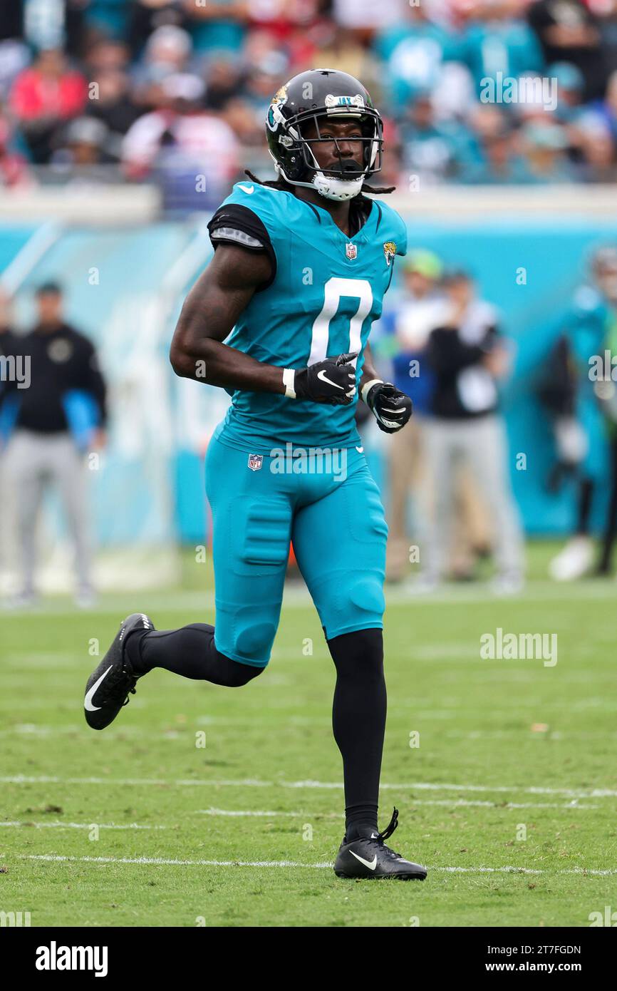 Jacksonville Jaguars wide receiver Calvin Ridley (0) runs down the line ...