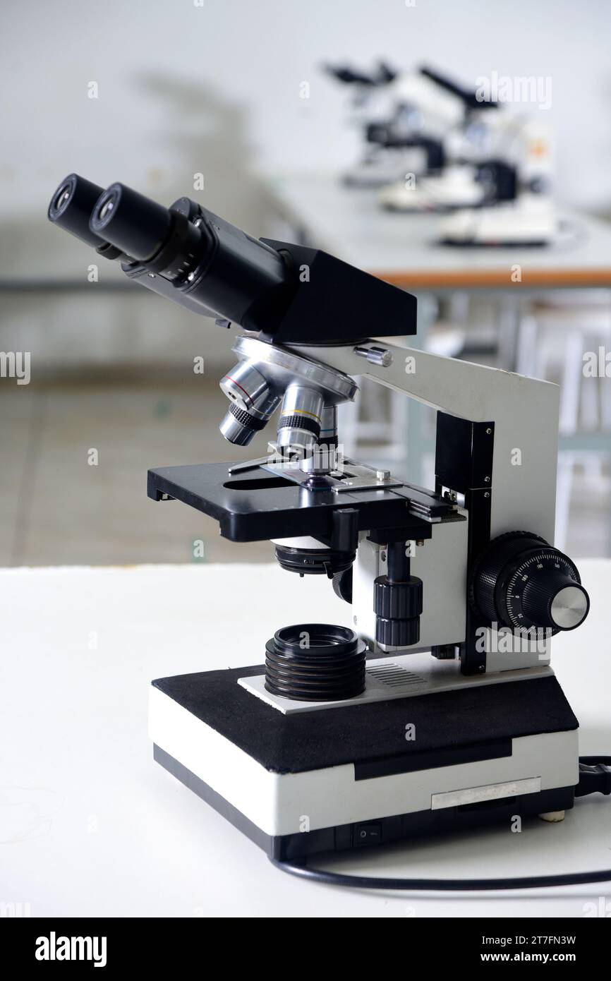 microscope optical instrument capable of magnifying images of very small objects thanks to its