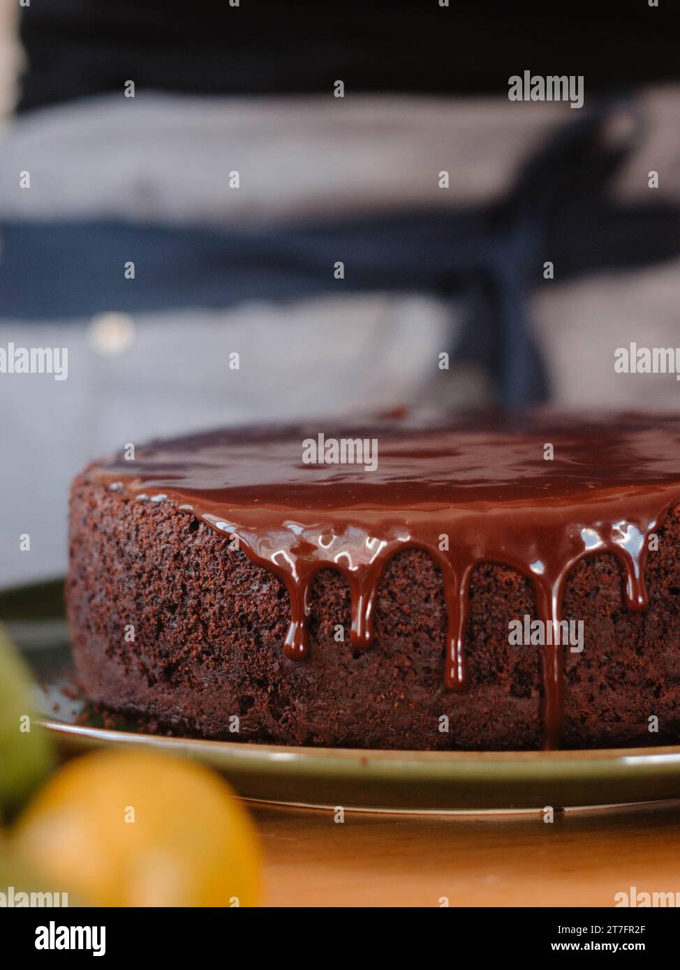 Torta de chocolate con cobertura. Stock Photo