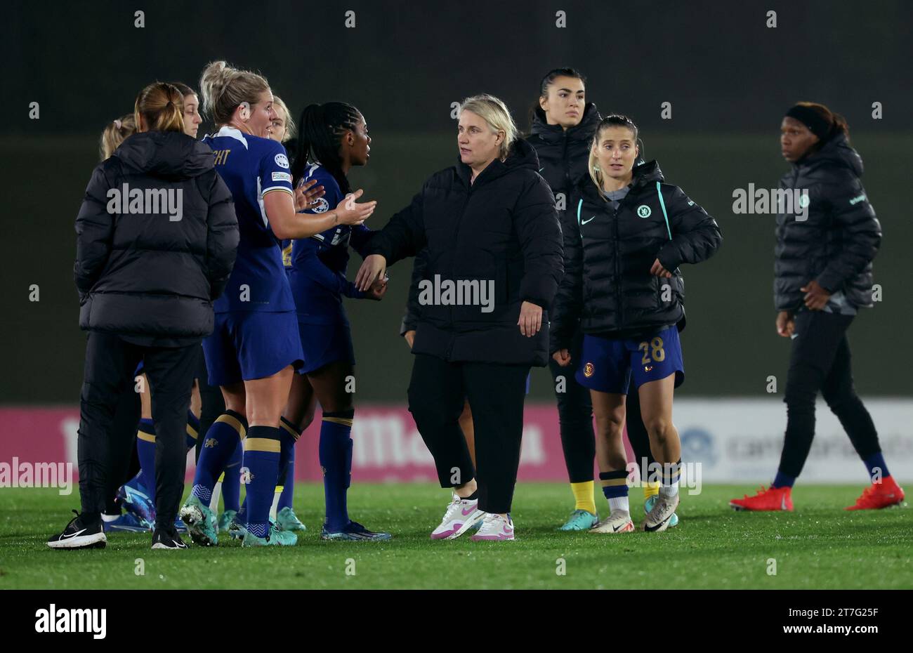 Chelsea manager Emma Hayes with the players after the UEFA Women's Champions League Group D match at the Estadio Alfredo Di Stefano in Madrid, Spain. Picture date: Wednesday November 15, 2023. Stock Photo