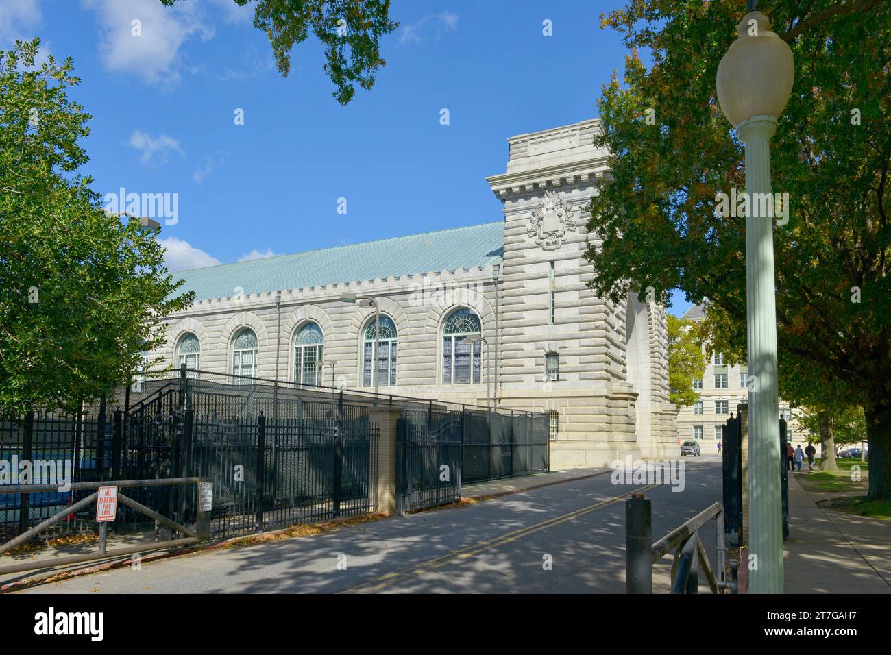 Town hall campus hi res stock photography - Dalgren Hall On Campus At The United States Naval Academy At Annapolis Md 2T7GAH7 