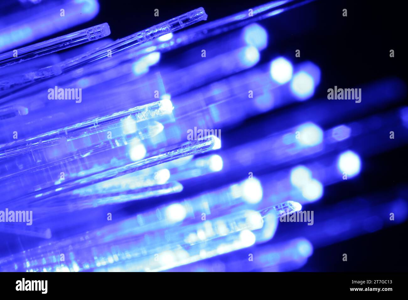 Blue fiber optic strands hi-res stock photography and images - Alamy