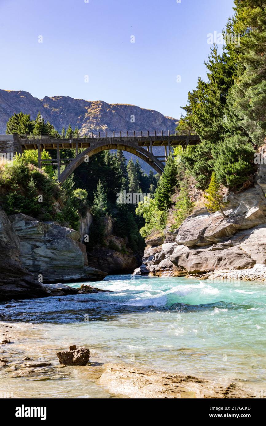 Edith Cavell Bridge is a bridge over the Shotover River in the Otago region in the South Island of New Zealand that stands at 47.8 metres. It is a par Stock Photo