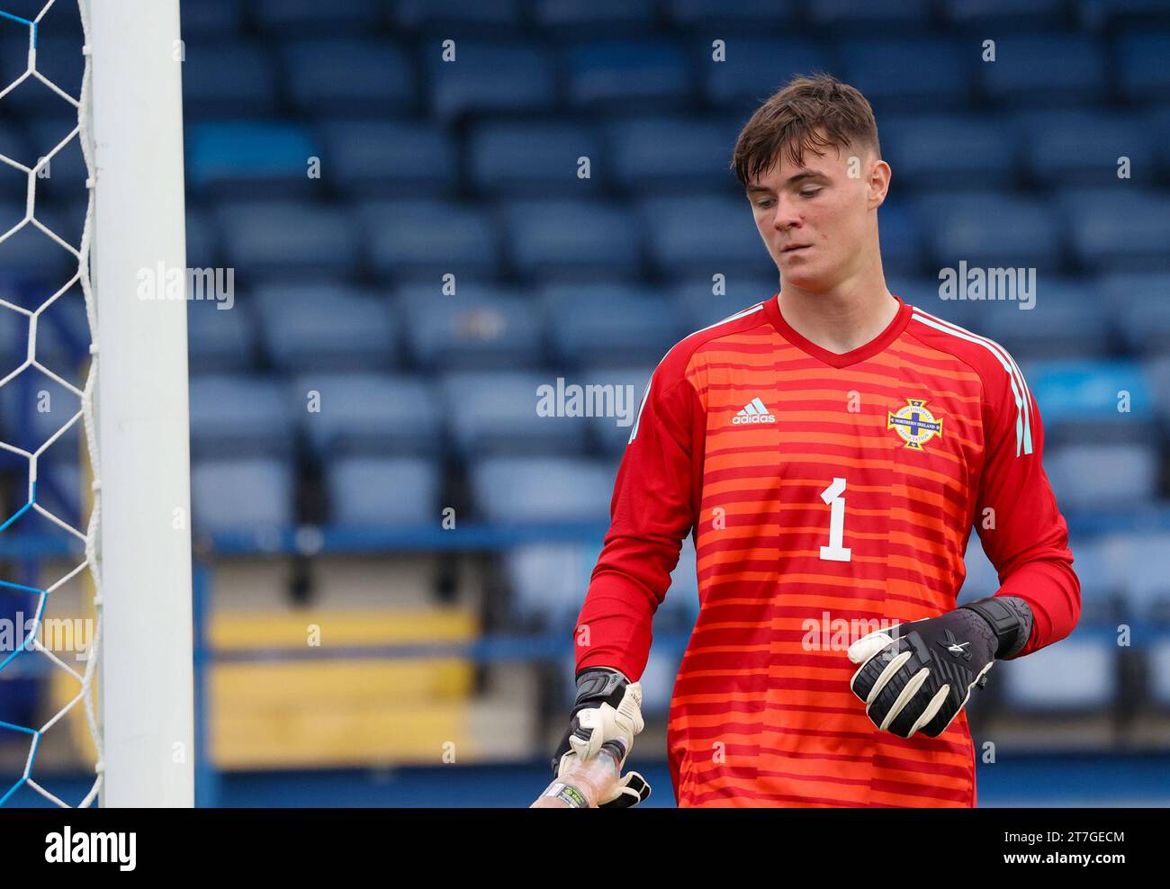 Stephen mcmullan goalkeeper hires stock photography and images Alamy
