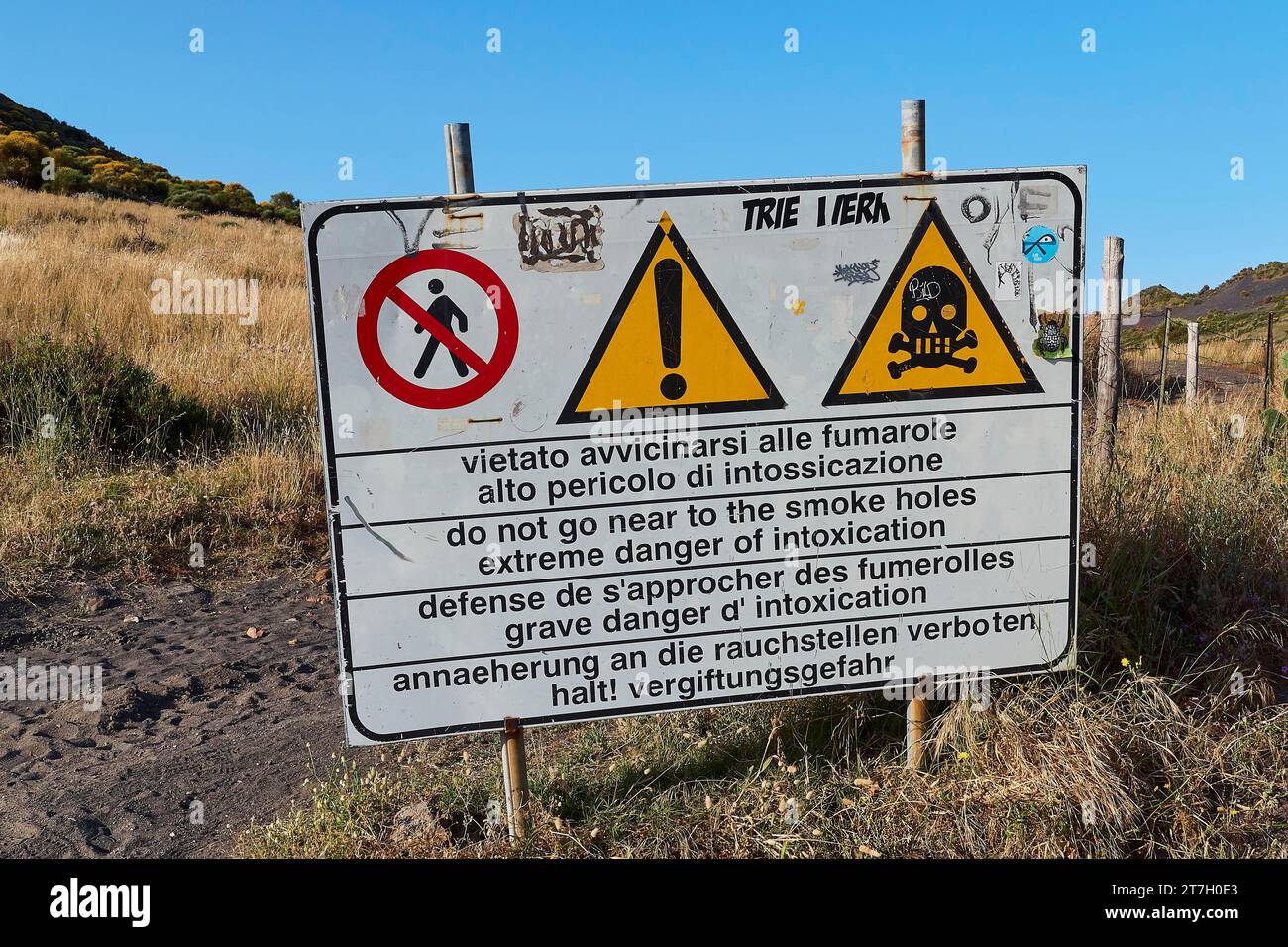 Warning sign, crater, Vulcano, Aeolian Islands, Sicily, Italy Stock Photo Alamy