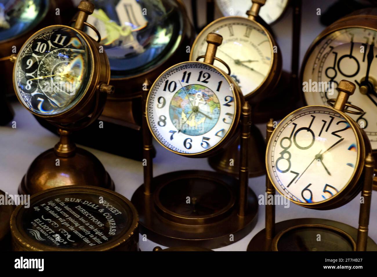 Antique clock shop hires stock photography and images Alamy