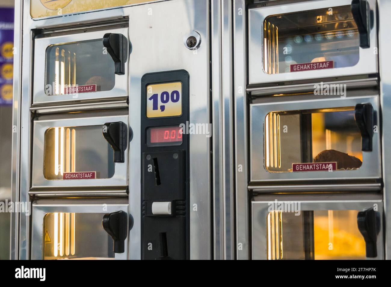 Amsterdam's Automats: Heated Vending Machines Offering Instant Snacks
