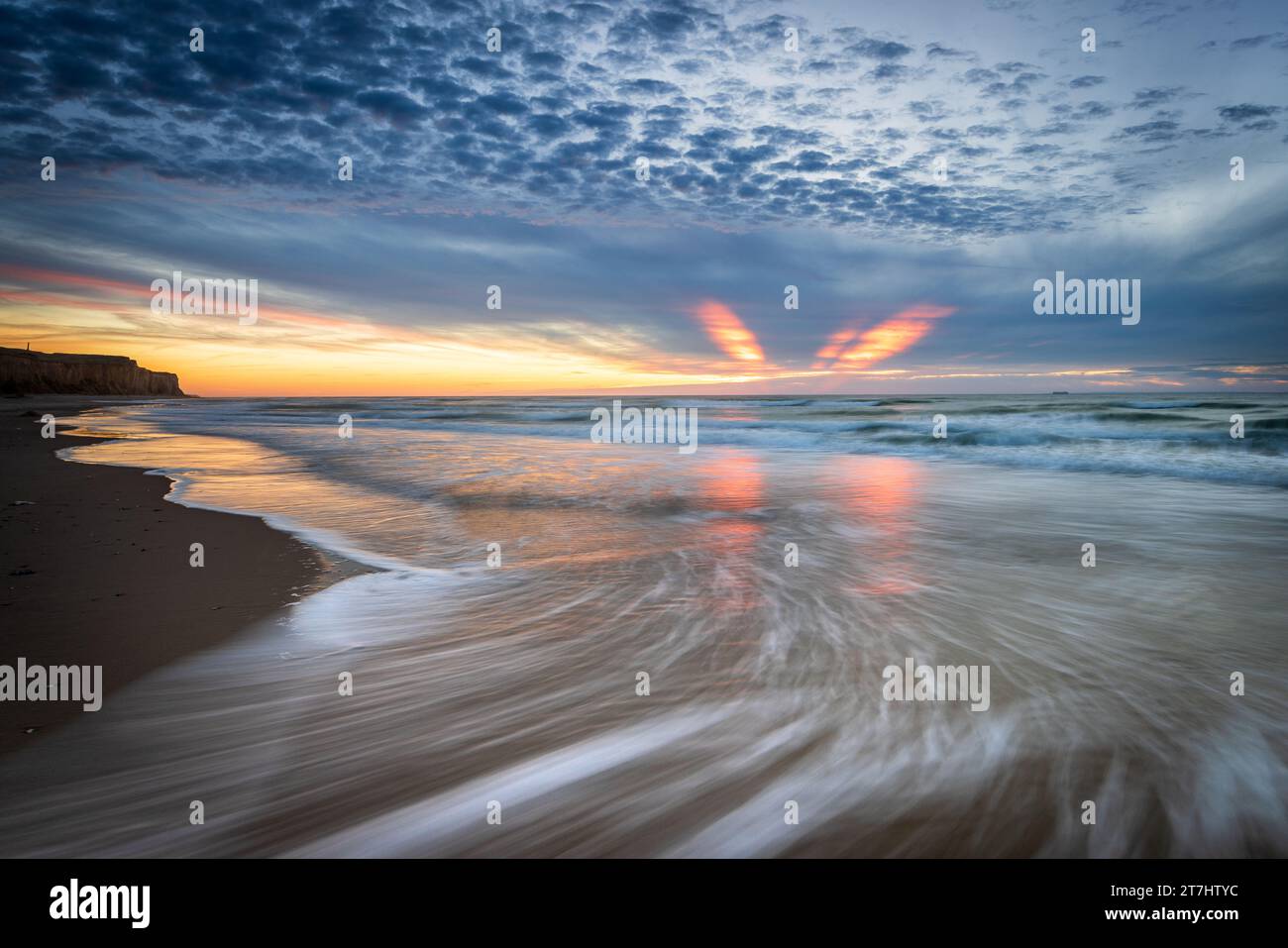 Coucher de soleil sur une plage de la Côte d'Opale. France, automne Stock Photo