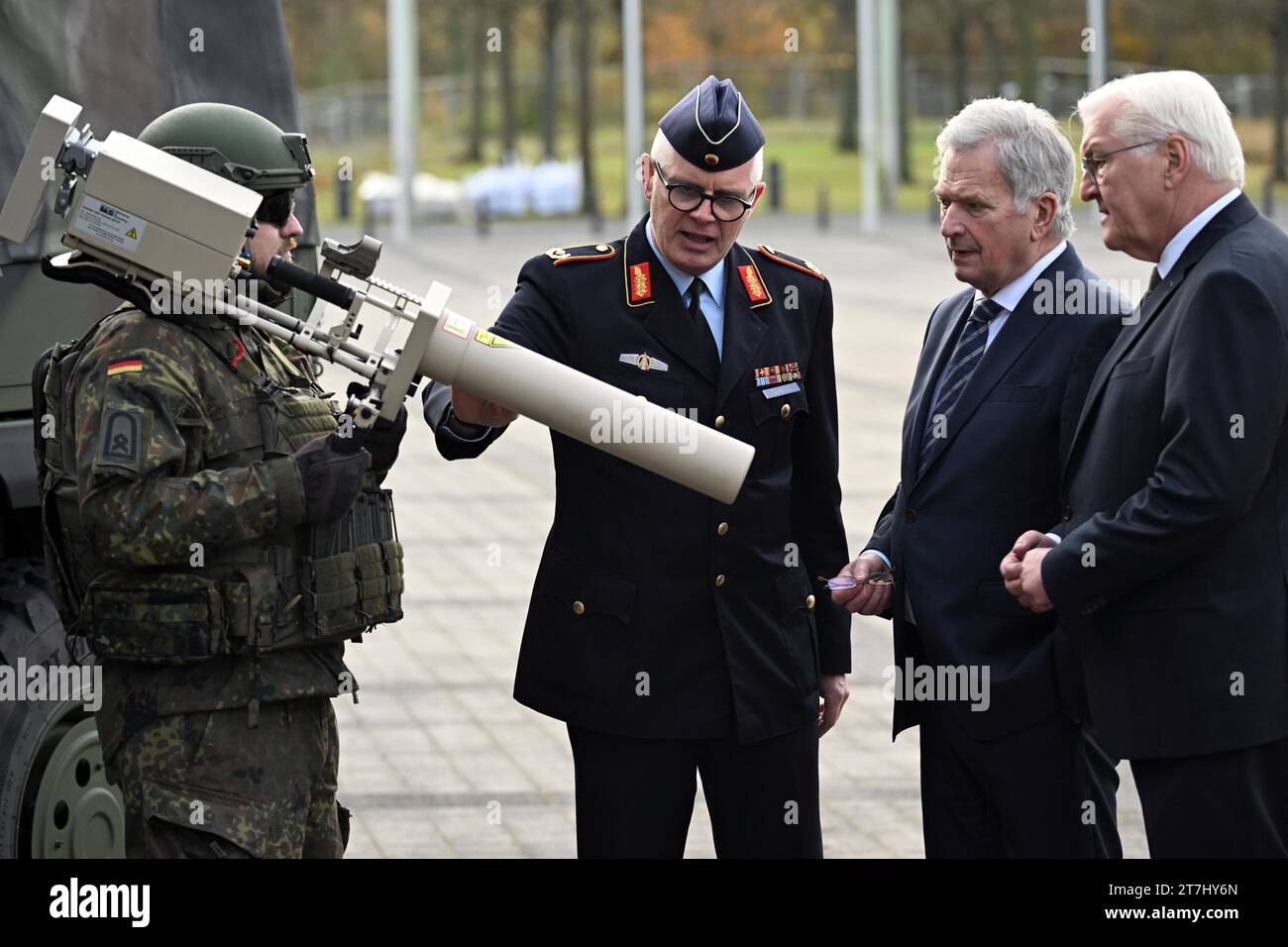 Bonn, Germany. 16th Nov, 2023. Volker Samanns (2nd from left ...