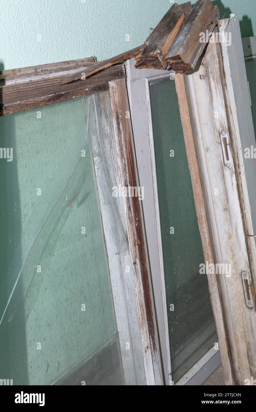Replacement of old windows. Replacement of old wooden windows with
