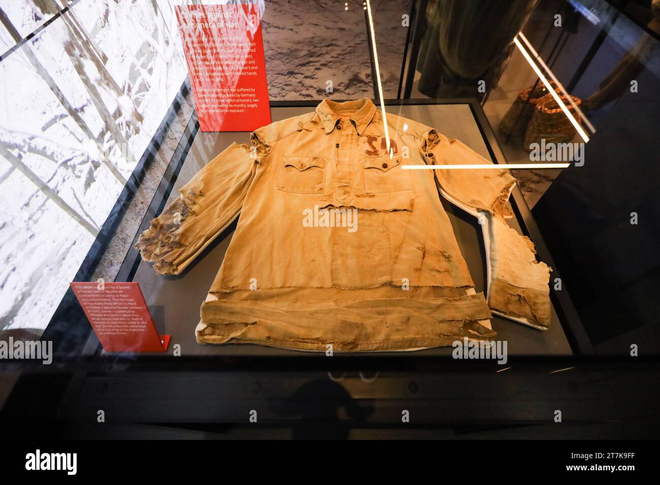 Uniform worn by Soviet prisoner in Majdanek concentration camp in Poland, on display at Imperial War Museum, London Stock Photo
