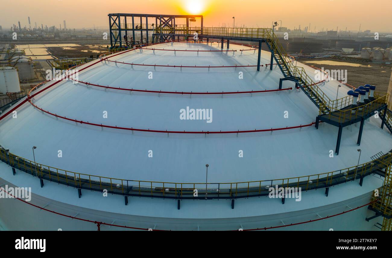 Lianyungang, China. 16th Nov, 2023. LIANYUNGANG, CHINA - NOVEMBER 16, 2023 - Lianyungang Petrochemical Industry Base in Lianyungang City, Jiangsu Province, China, November 16, 2023. (Photo by CFOTO/Sipa USA) Credit: Sipa US/Alamy Live News Stock Photo