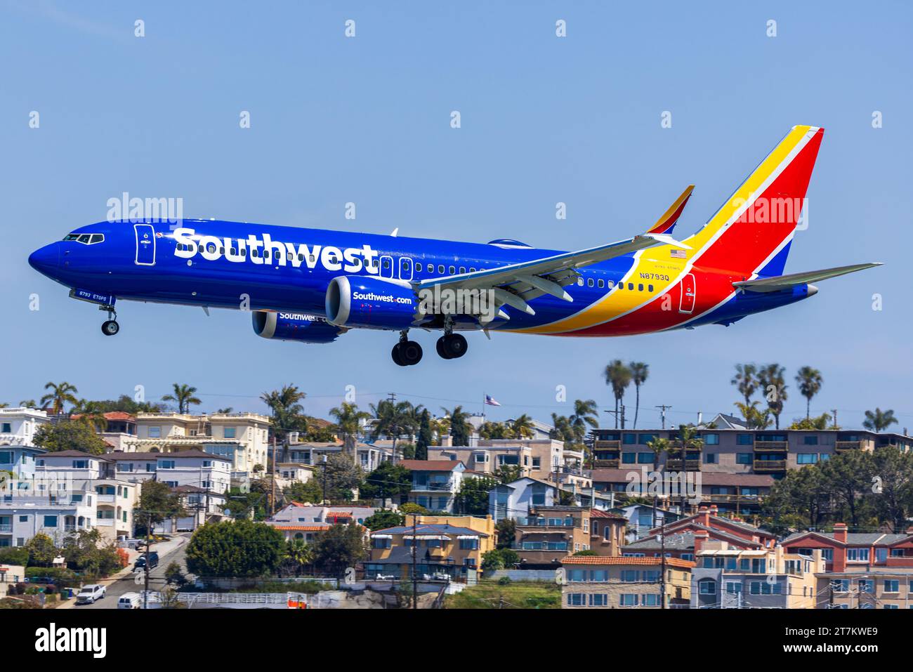 N8793Q Southwest Airlines Boeing 7378 MAX landing at San Diego SAN