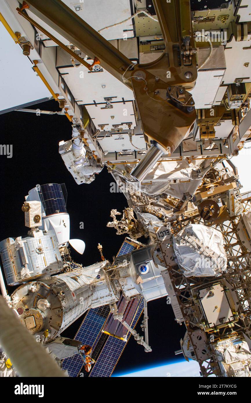 ISS 01 November 2023 NASA astronaut and Expedition 70 Flight