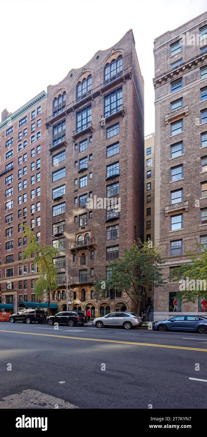 160 East 72nd Street, an Italian Renaissance Revival apartment building of brick and stone designed by Taylor & Levi, built in 1928. Stock Photo