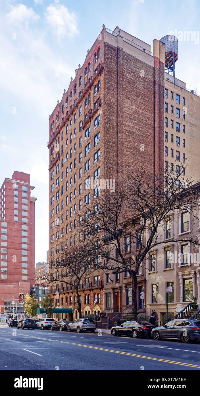 242 East 72nd Street, a brick and terra cotta apartment building designed by J.M. Felson, built 1929. Stock Photo
