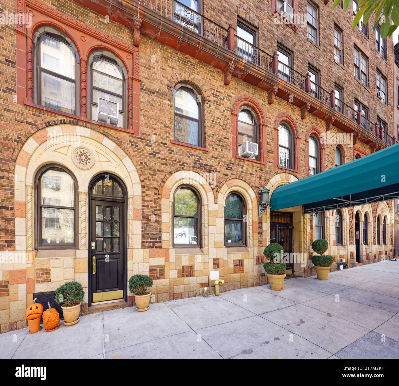 242 East 72nd Street, a brick and terra cotta apartment building