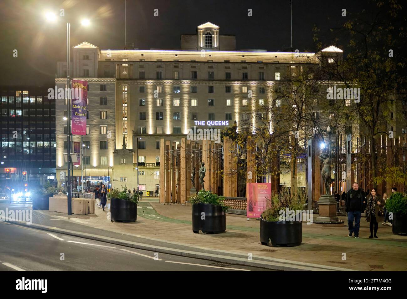 City Square and The Queens Hotel, Leeds city Centre at night, West Yorkshire, Northern England, UK Stock Photo