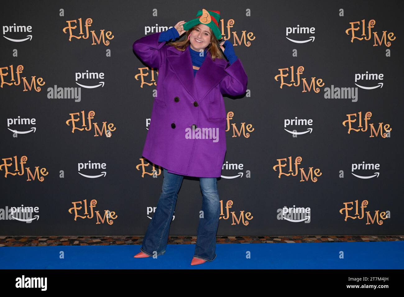 Elf movie hi-res stock photography and images - Alamy