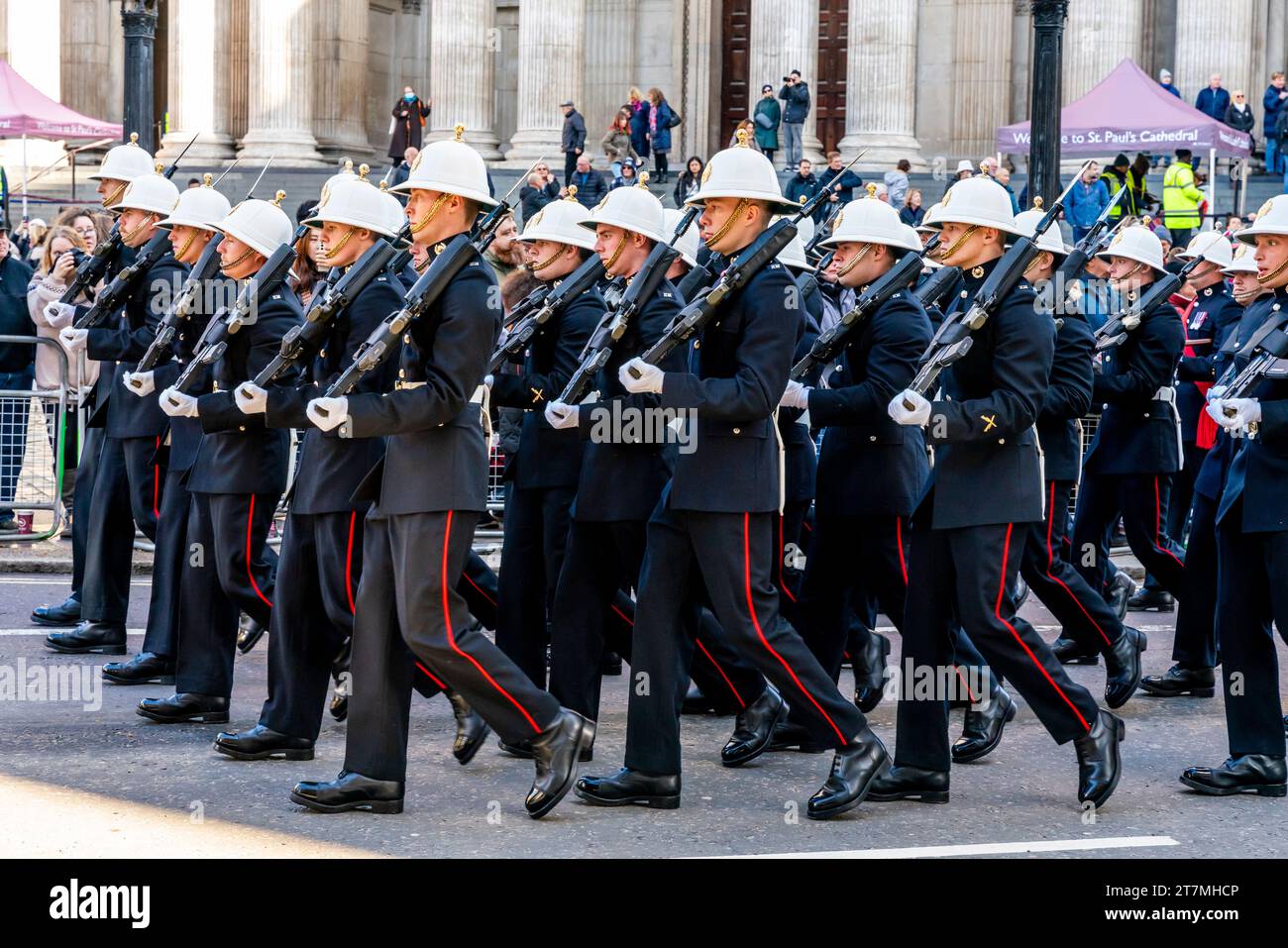 British royal marines uniform hi-res stock photography and images - Alamy