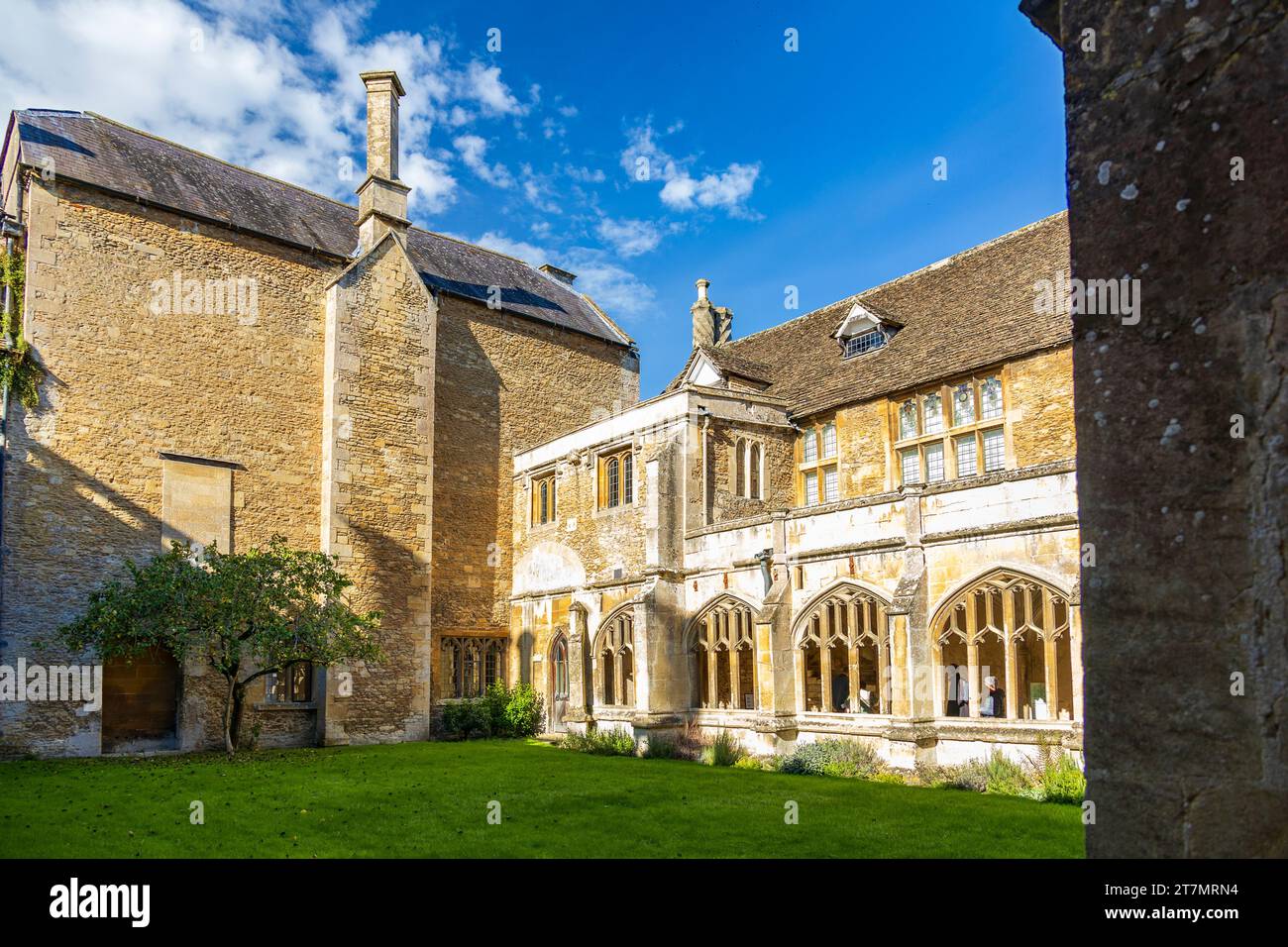 Lacock abbey cloisters hi-res stock photography and images - Alamy