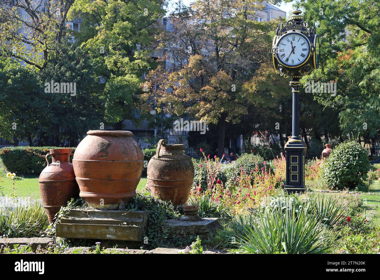 Cişmigiu Gardens (Grădina Cișmigiu), Bulevardul Regina Elisabeta, Historic Centre, Bucharest, Municipality of Bucharest, Romania, Europe Stock Photo