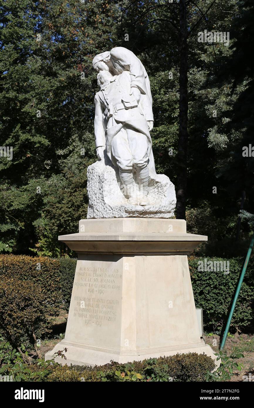 French Heroes Monument, Cişmigiu Gardens (Grădina Cișmigiu), Bulevardul Regina Elisabeta, Historic Centre, Bucharest, Romania, Europe Stock Photo