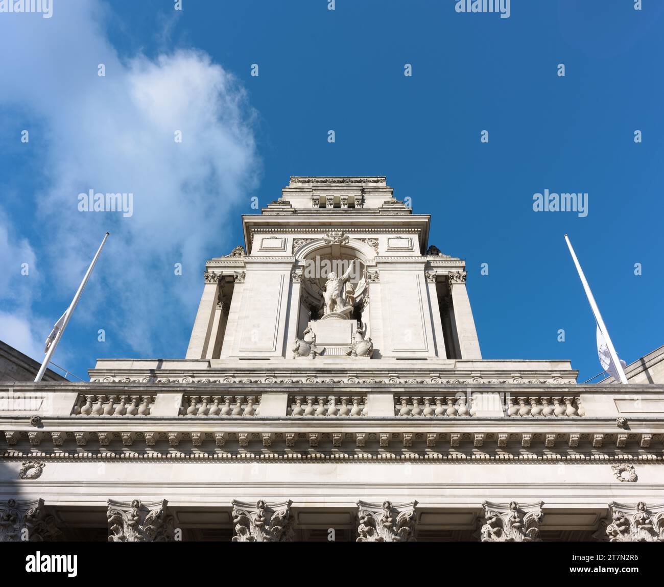 Four Seasons hotel (formerly Port of London Authority building) at 10 Trinity Square, London, England. Stock Photo