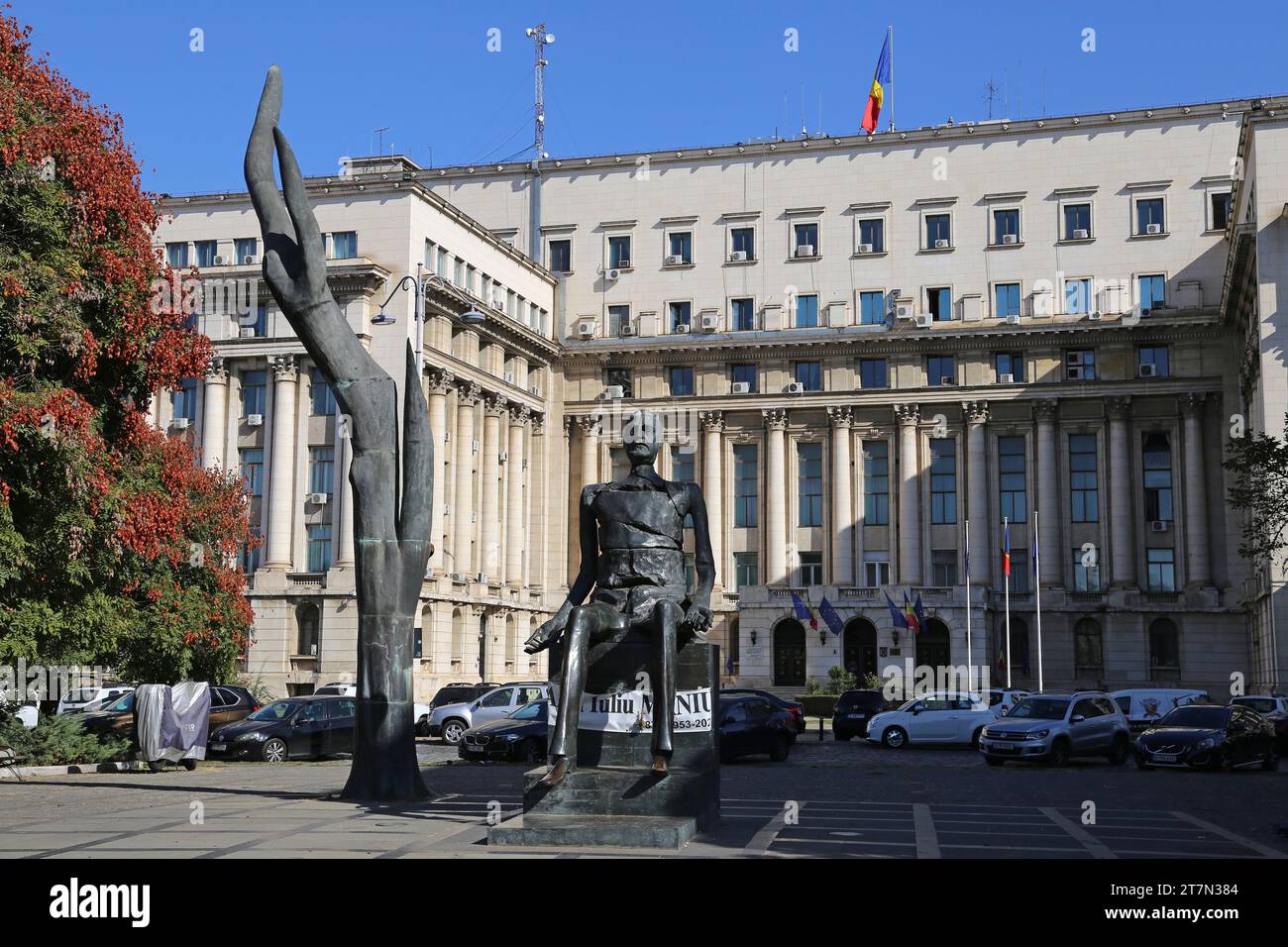 Iuliu Maniu (1873-1953) sculpture, Piața Revoluției (Revolution Square), Old Town, Historic Centre, Bucharest, Romania, Europe Stock Photo