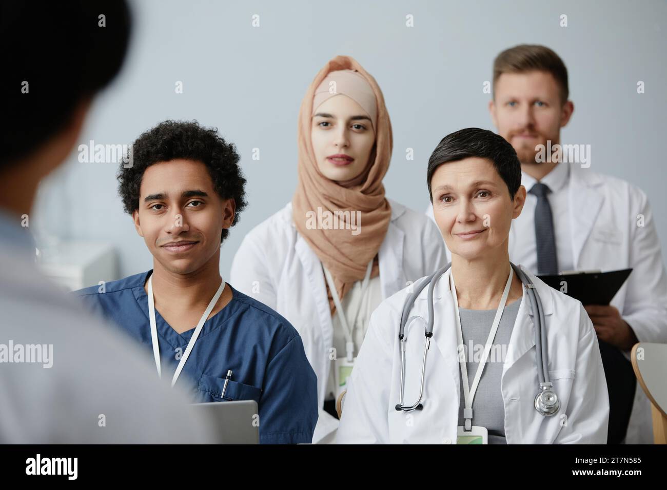 Audience listening diversity hi-res stock photography and images - Alamy