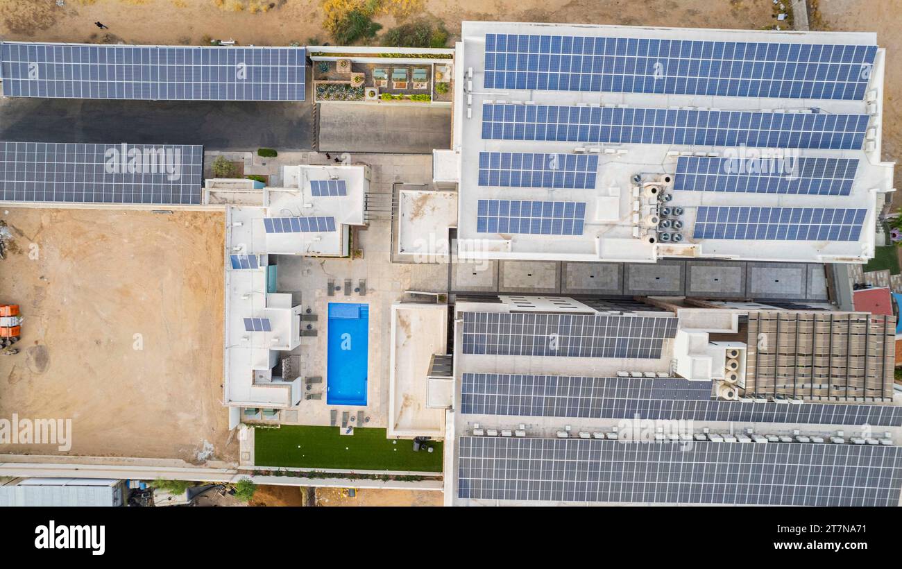 Vista aérea de paneles solares hi-res stock photography and images - Alamy