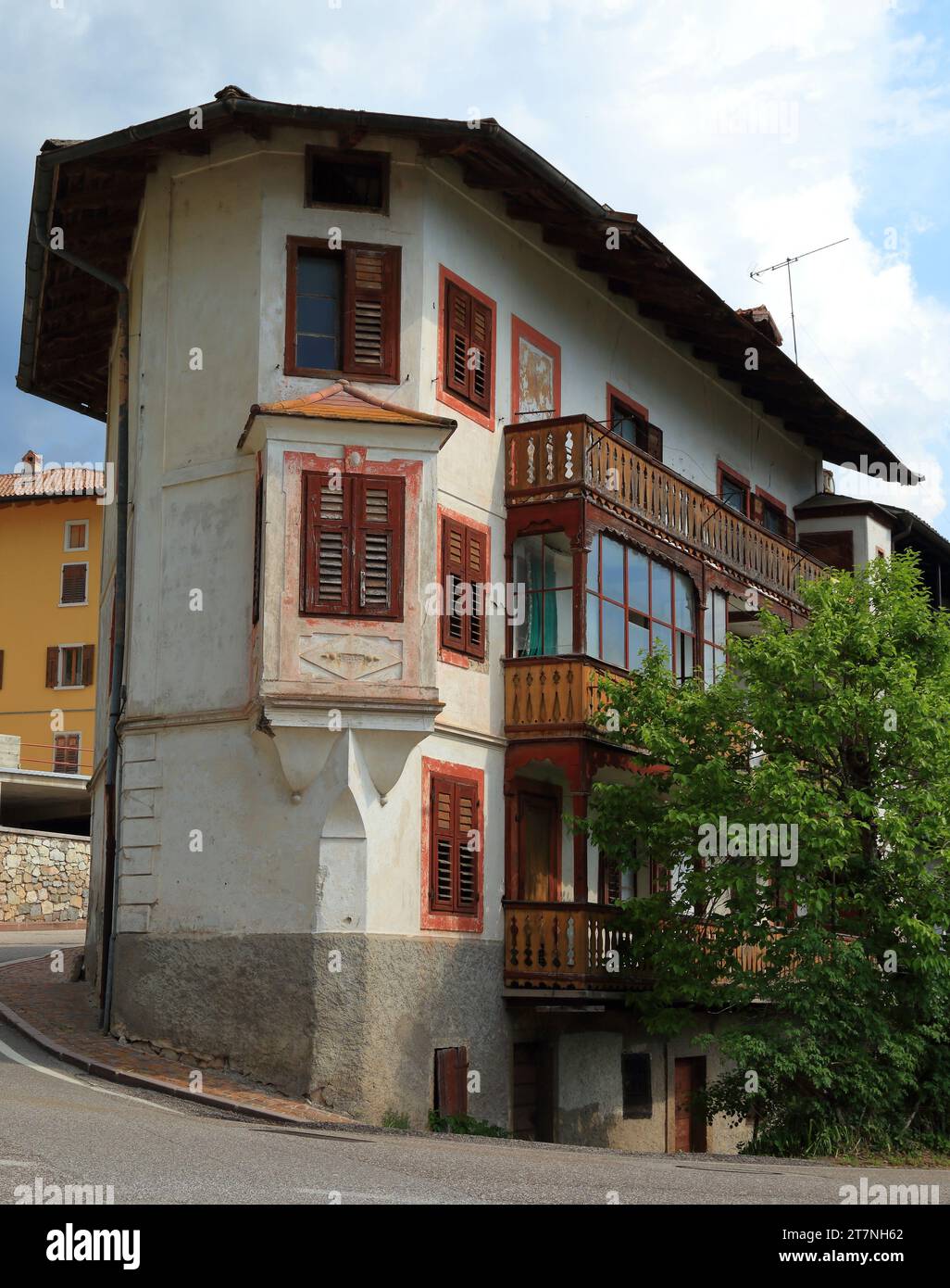 Alpine palazzo villa, Noriglio Stock Photo