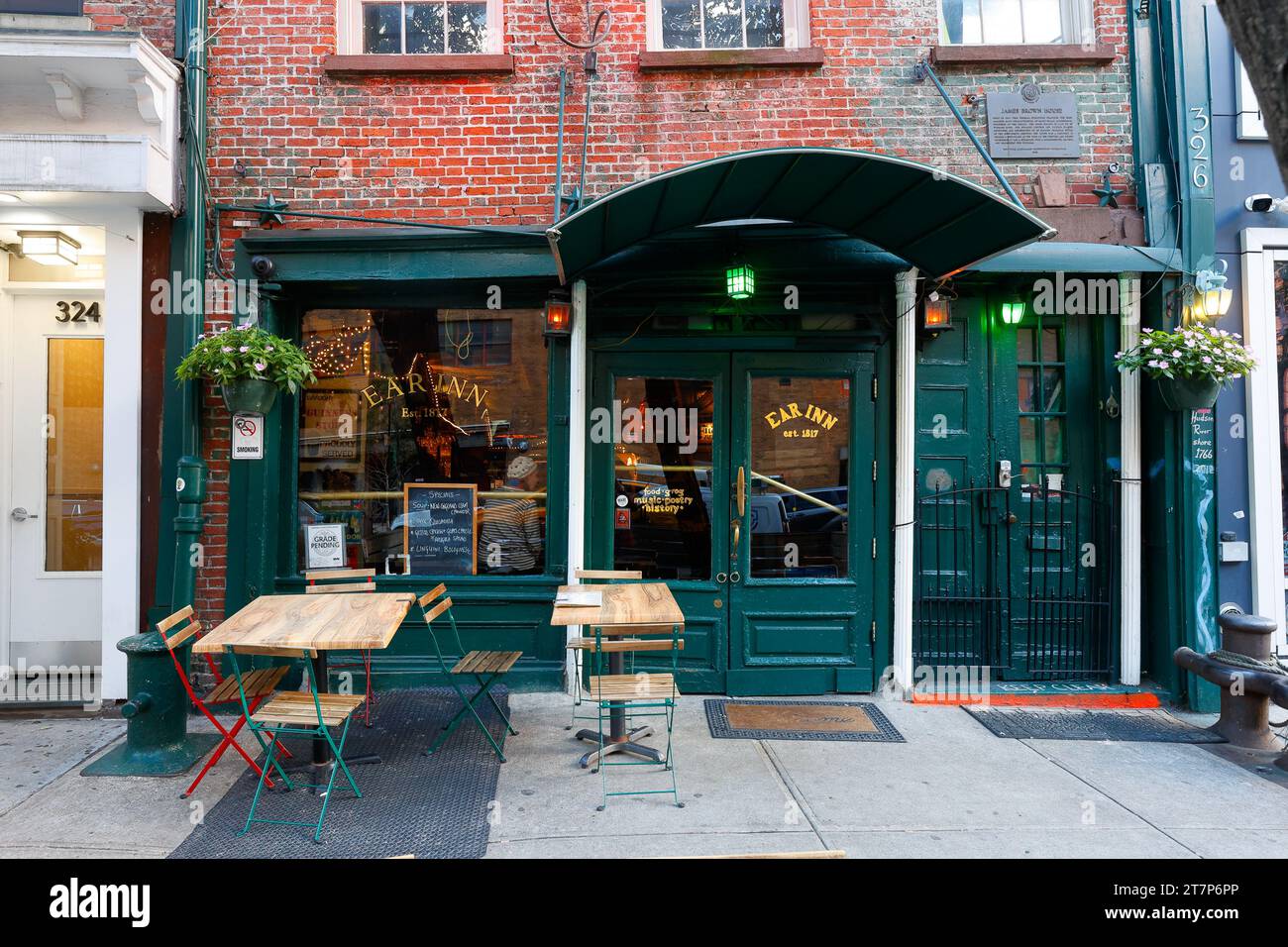 Ear Inn, 326 Spring St, New York, NYC storefront photo of a bar at the James Brown House in Manhattan's SoHo/Hudson Square neighborhood Stock Photo