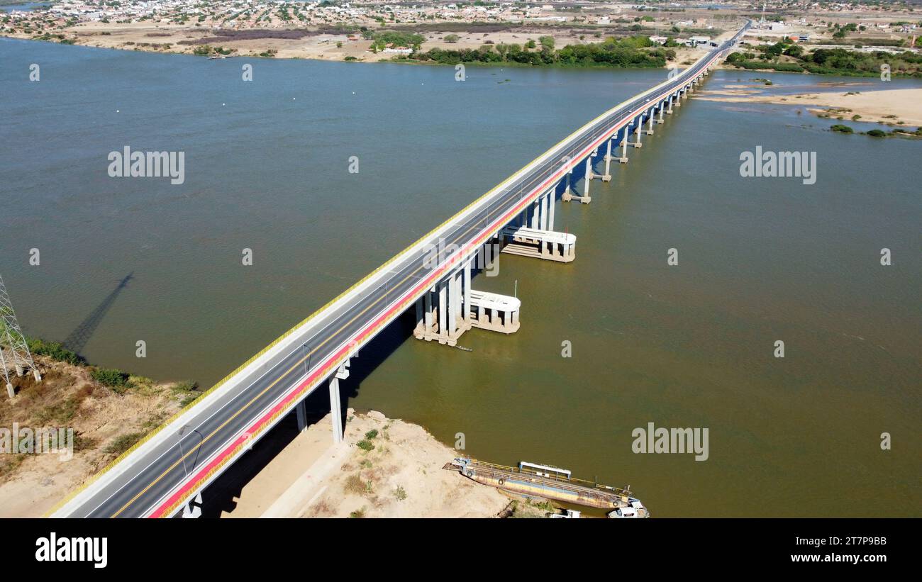 barra, bahia, brazil - october 1, 2023: aerial view of Ponte do Feijao, connection between the cities of Barra and Xique Xique over the São Francisco Stock Photo