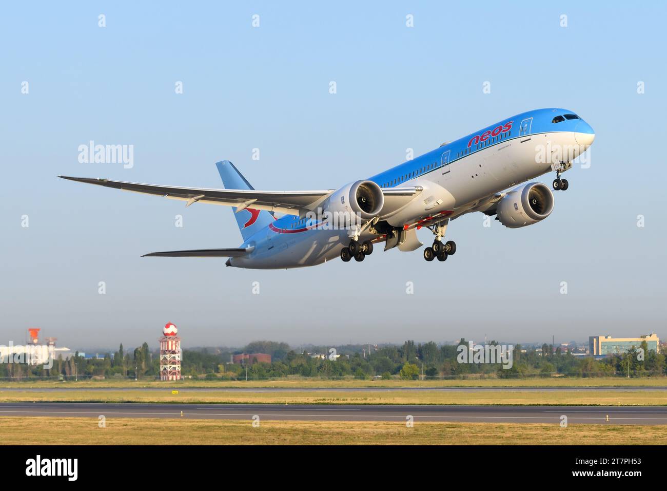 Neos dreamliner hi-res stock photography and images - Alamy