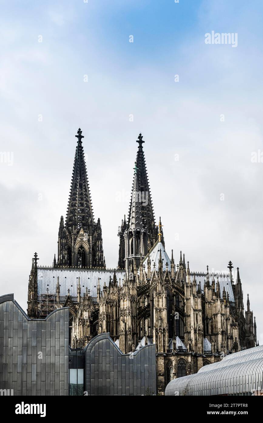 Cologne Cathedral, UNESCO World Heritage Site, Museum Ludwig, Cologne, North Rhine-Westphalia, Germany Stock Photo
