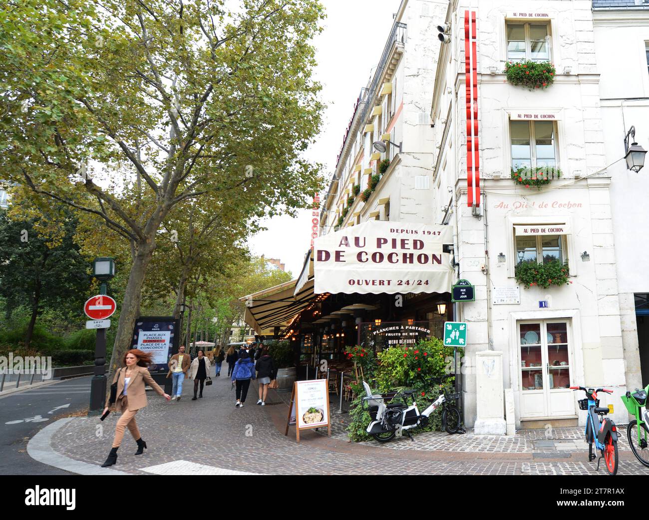 Au Pied de Cochon French restaurant on  Rue Coquillière in Paris, France. Stock Photo